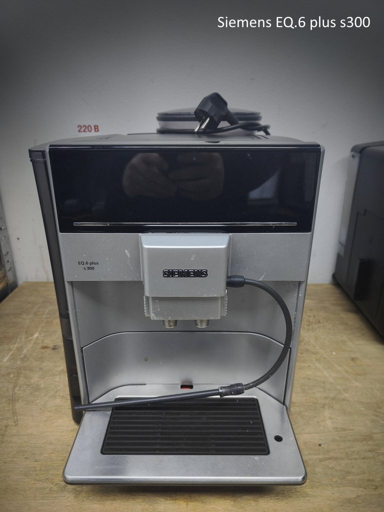 Кофемашина Siemens EQ.6 plus s300 на диагностике и настройке