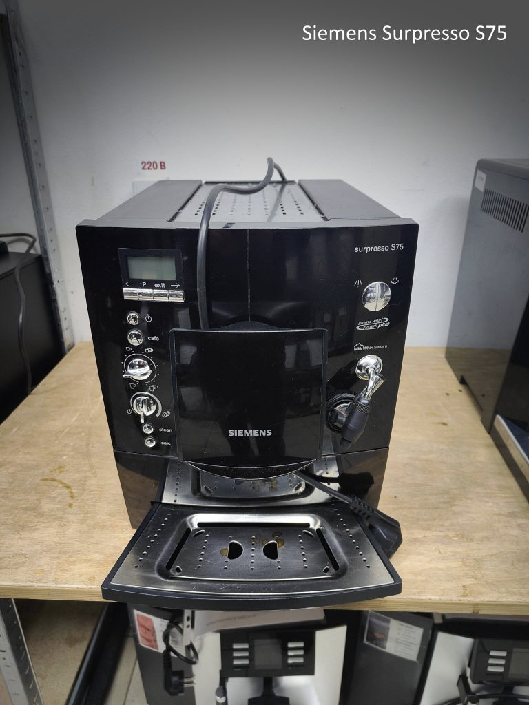 Кофемашина Siemens Surpresso S75 на диагностике, разборке, чистке диспенсера